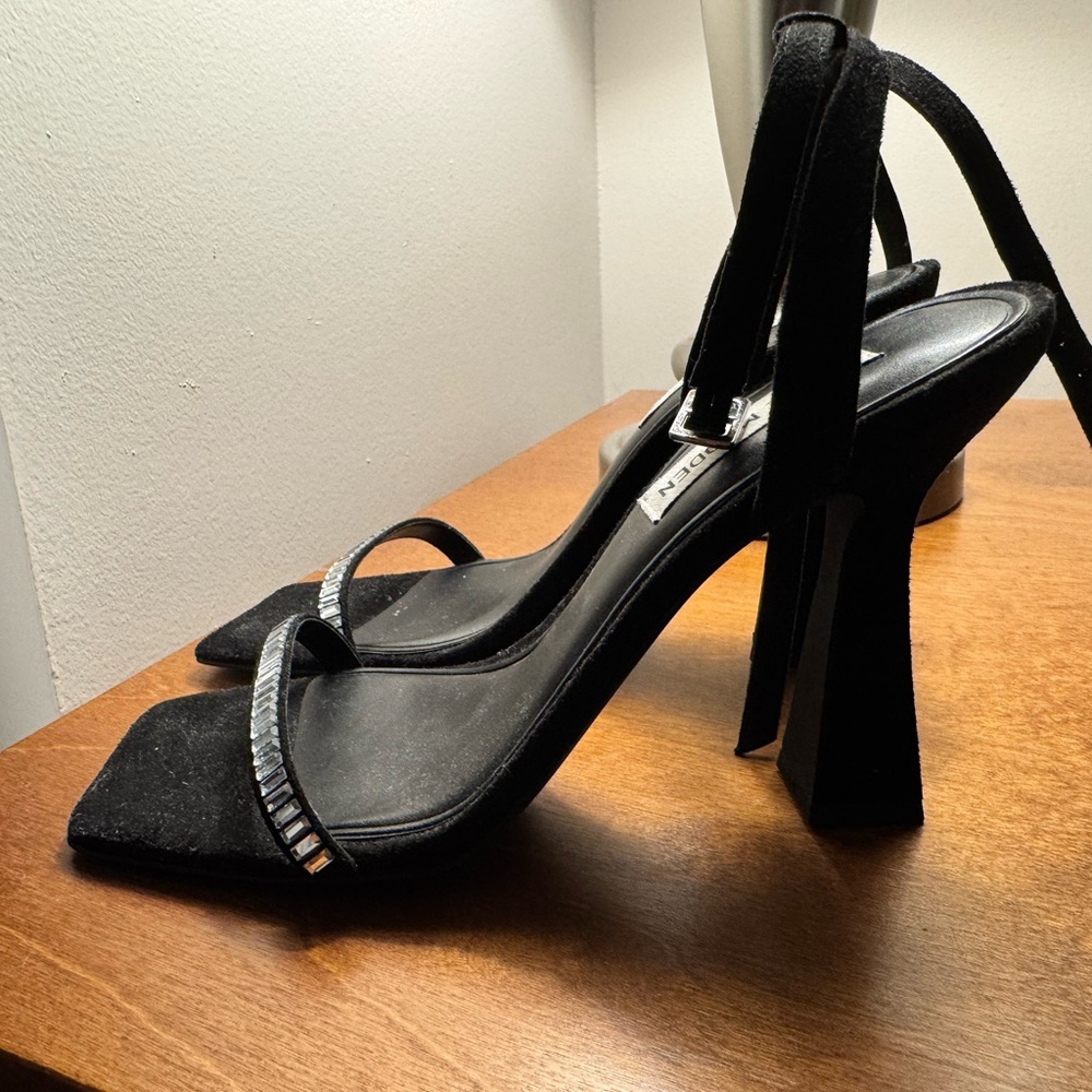 Steve Madden black heels (7.5)